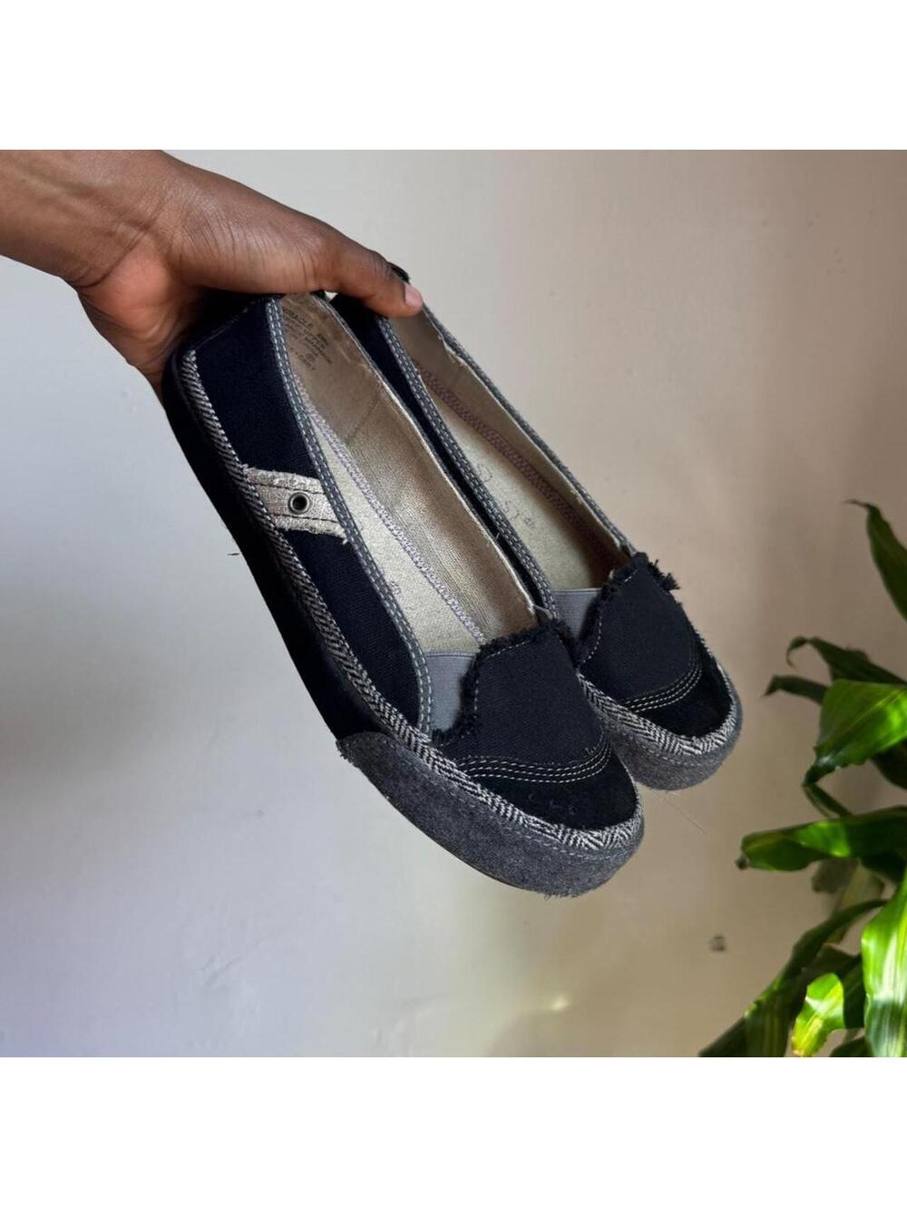 Y2k Mudd Black Canvas Distressed Loafer Flats women’s Size 8